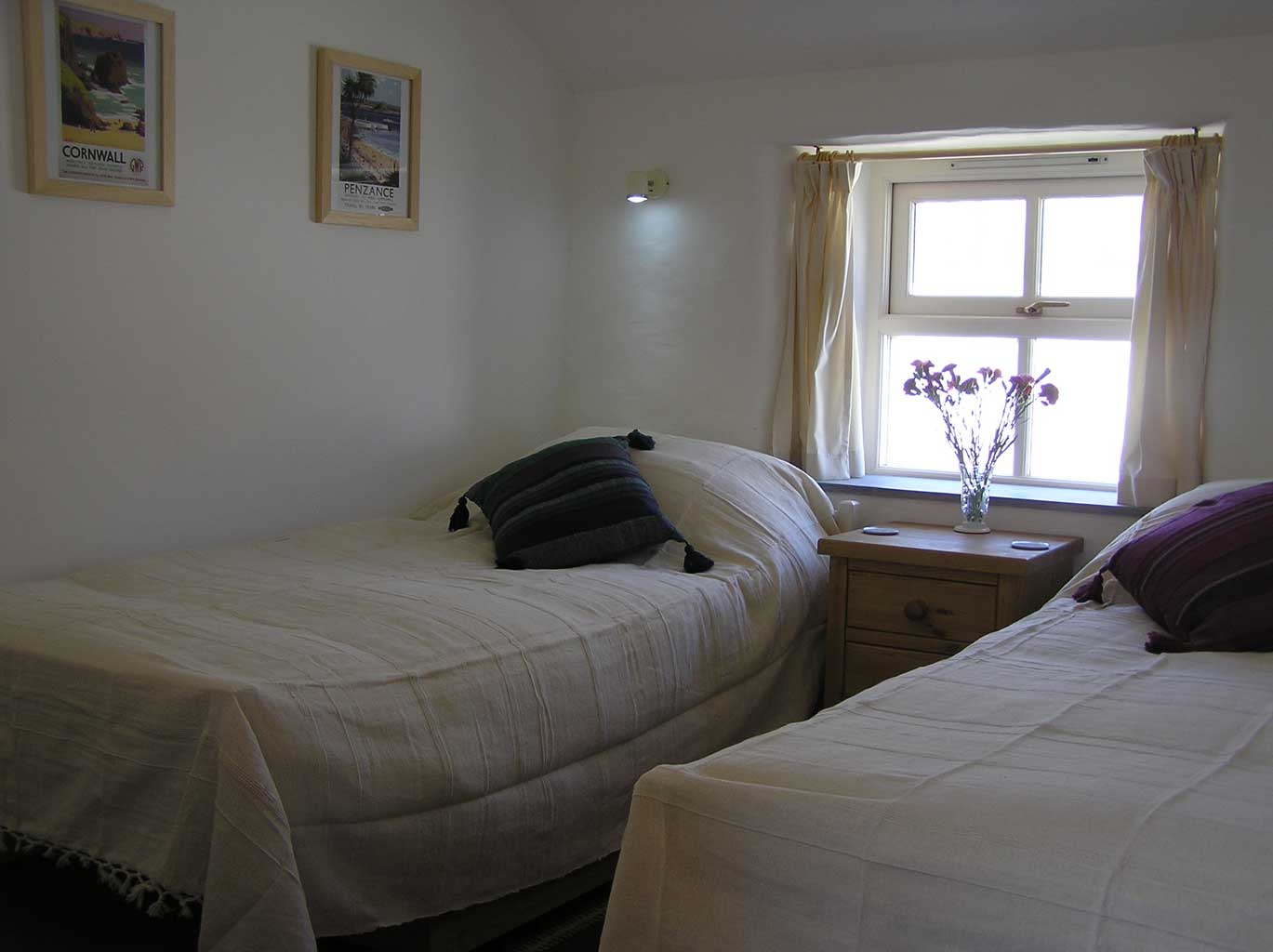 Bedroom no 2 with twin 3ft beds
